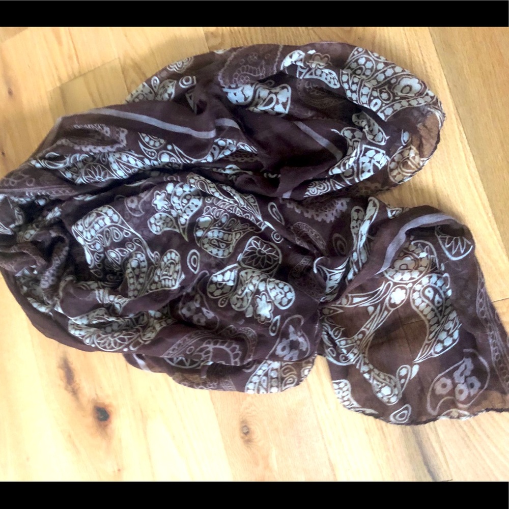 Brown beautiful scarf.
